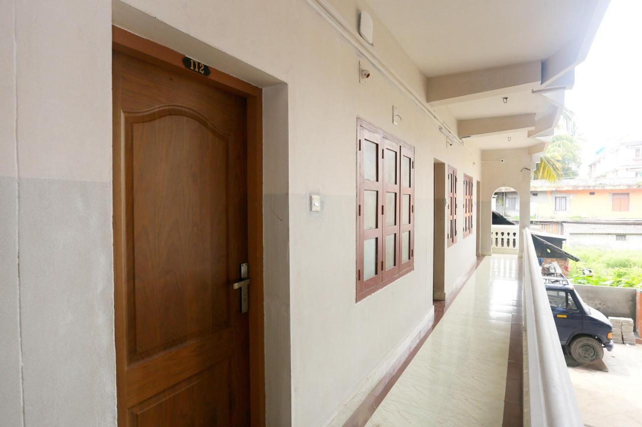 Oyo Flagship Kaveri Tourist Home Guruvāyūr エクステリア 写真